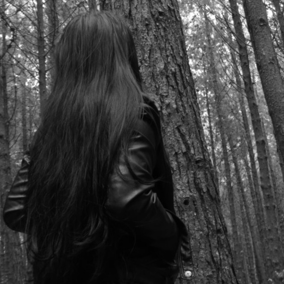 Meet your Posher, Claire - Picture 1 of 2